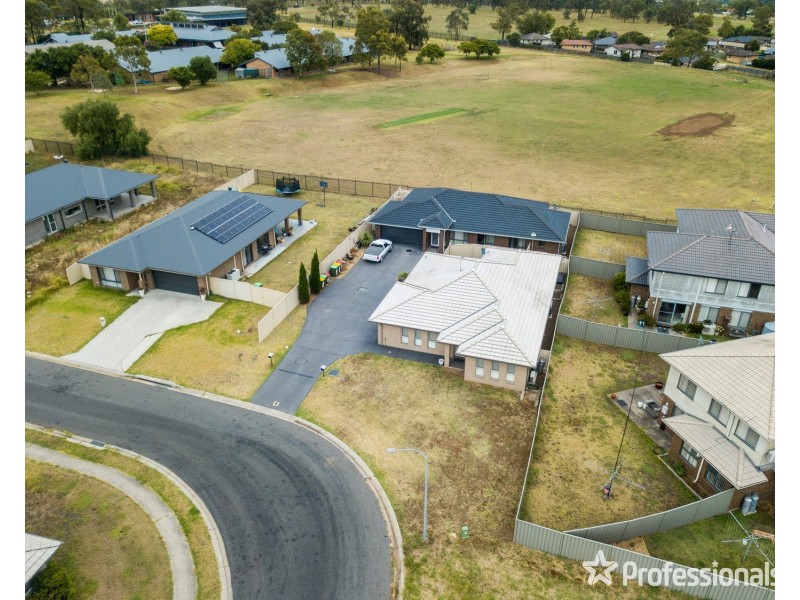 1 & 2 /46 Finnegan Crescent, Muswellbrook NSW 2333