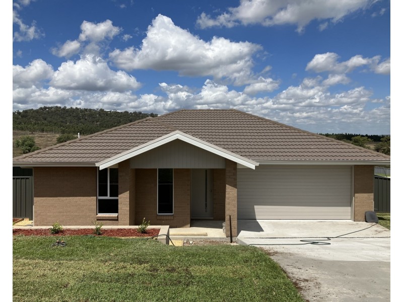 97 Perth Street, Aberdeen NSW 2336