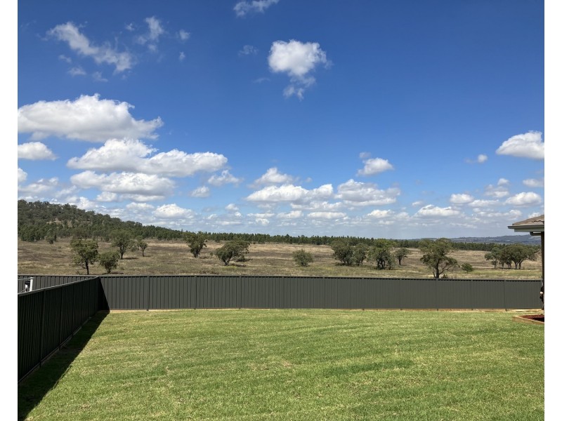 97 Perth Street, Aberdeen NSW 2336