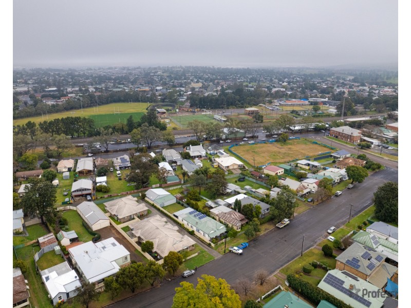 2/21 Foley Street, Muswellbrook NSW 2333