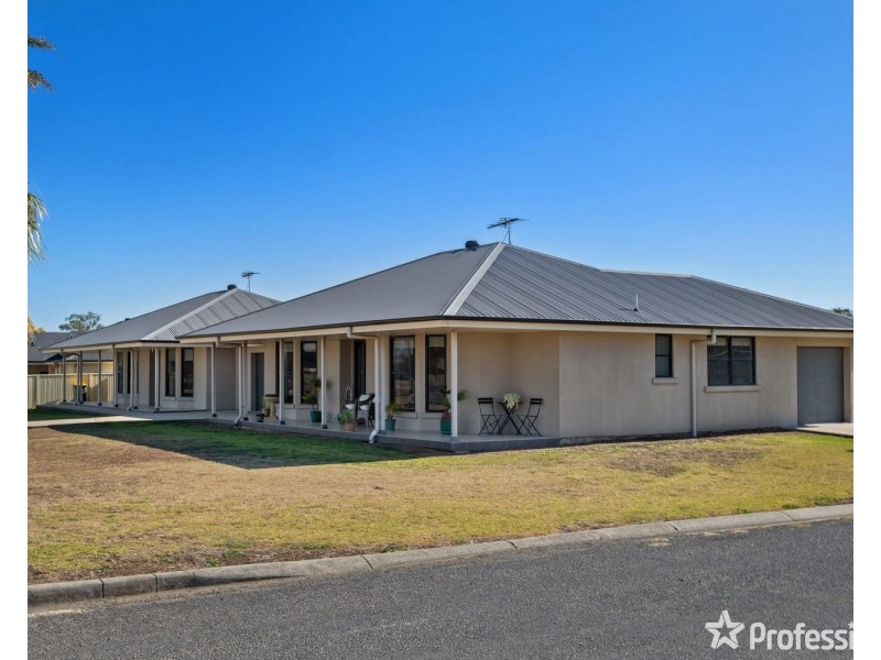 1 & 2/1 Alexander Close, Aberdeen NSW 2336