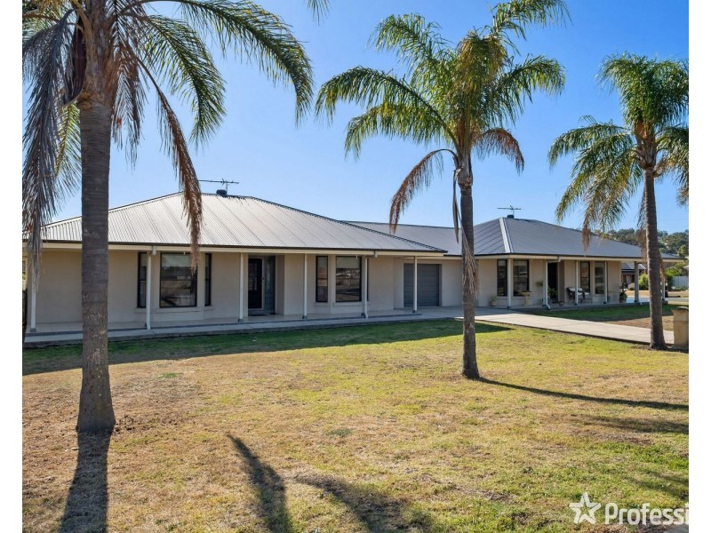1 & 2/1 Alexander Close, Aberdeen NSW 2336