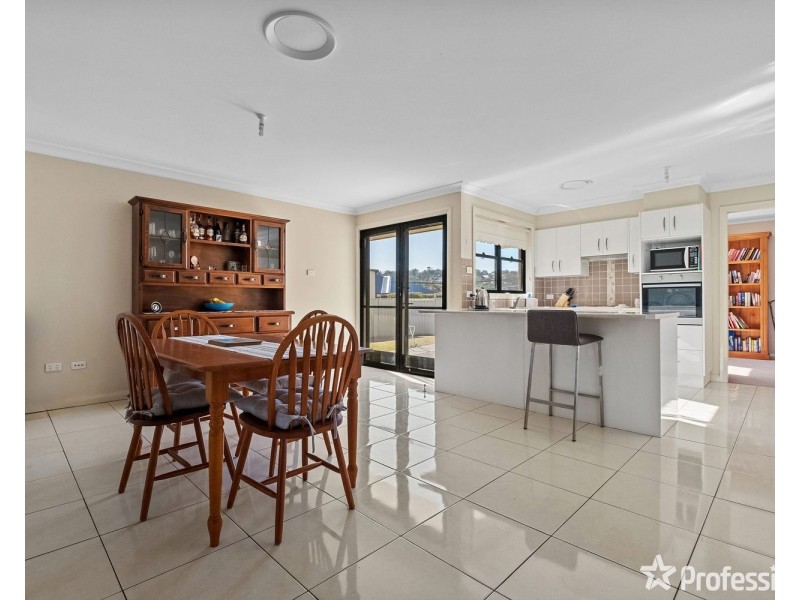 1 & 2/1 Alexander Close, Aberdeen NSW 2336