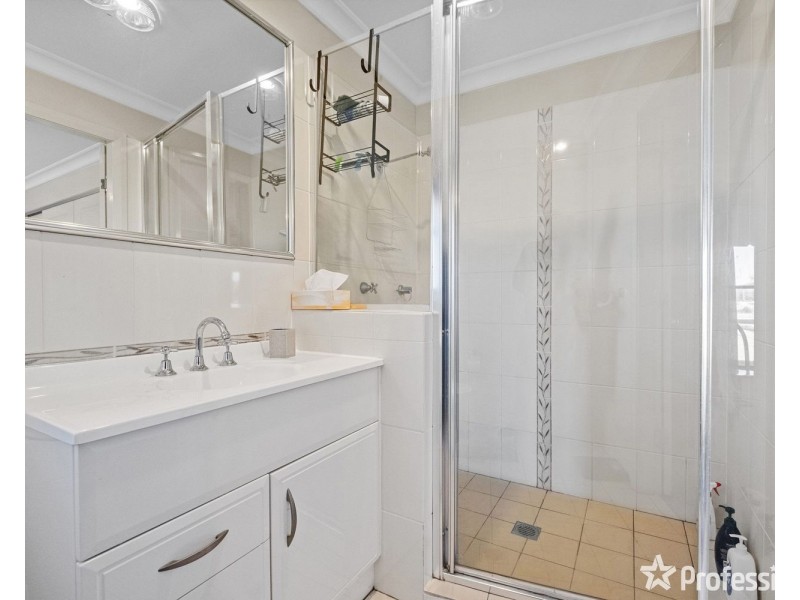 1 & 2/1 Alexander Close, Aberdeen NSW 2336