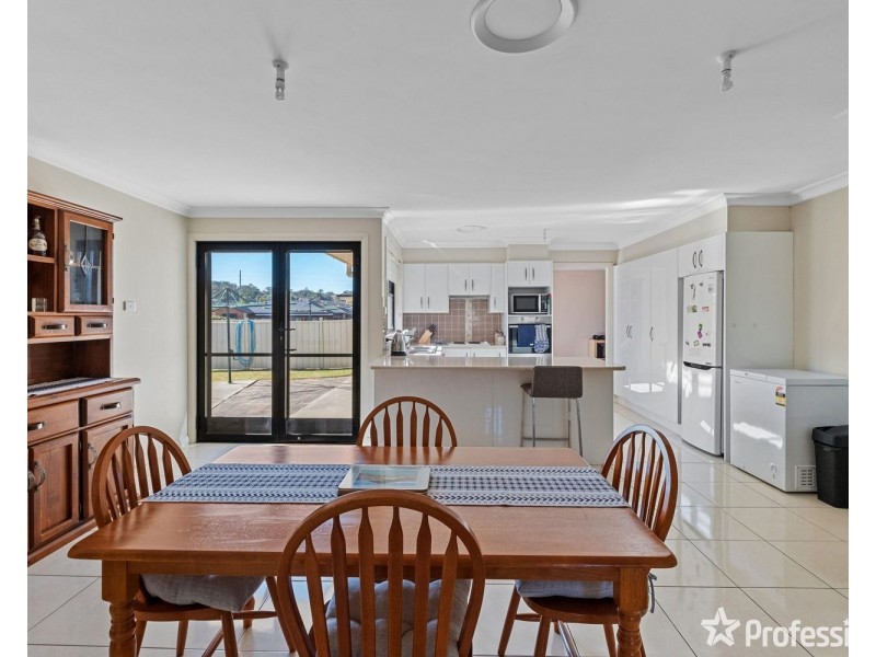 1 & 2/1 Alexander Close, Aberdeen NSW 2336