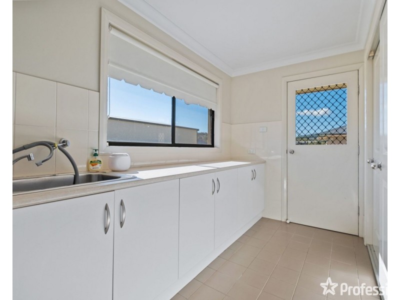 1 & 2/1 Alexander Close, Aberdeen NSW 2336