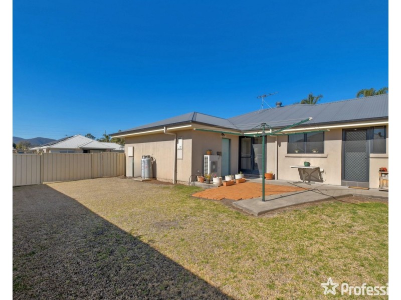 1 & 2/1 Alexander Close, Aberdeen NSW 2336