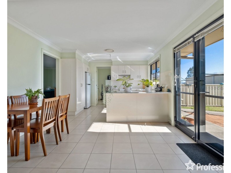 1 & 2/1 Alexander Close, Aberdeen NSW 2336