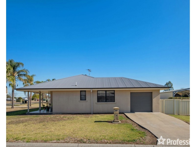 1 & 2/1 Alexander Close, Aberdeen NSW 2336
