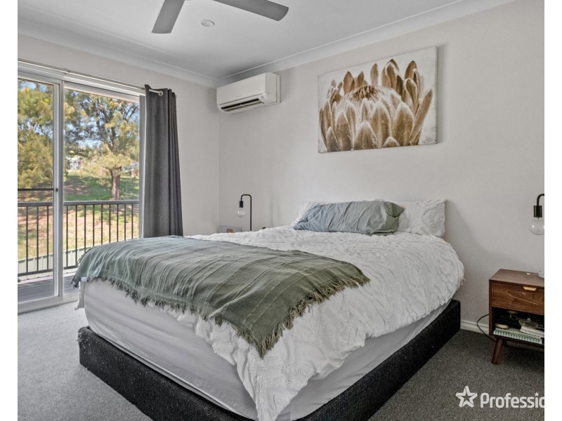 1/2 Oak Place, Muswellbrook NSW 2333