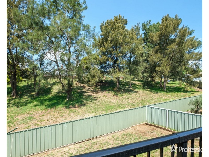 1/2 Oak Place, Muswellbrook NSW 2333