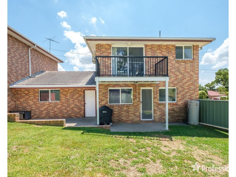 1/2 Oak Place, Muswellbrook NSW 2333