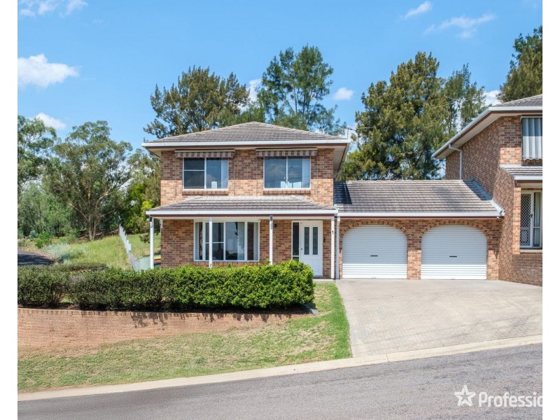 1/2 Oak Place, Muswellbrook NSW 2333