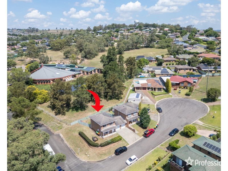 1/2 Oak Place, Muswellbrook NSW 2333