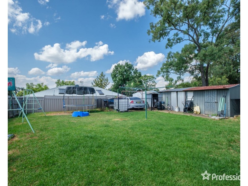 28 Anzac Parade, Muswellbrook NSW 2333