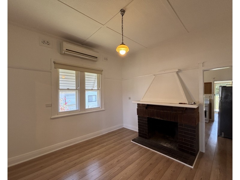 64 Bedford Street, Aberdeen NSW 2336