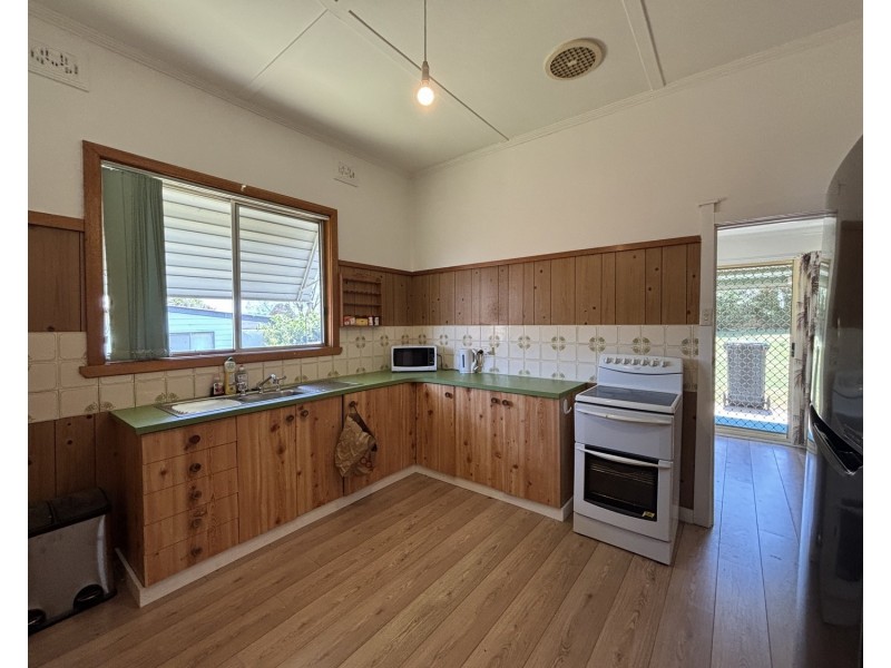 64 Bedford Street, Aberdeen NSW 2336