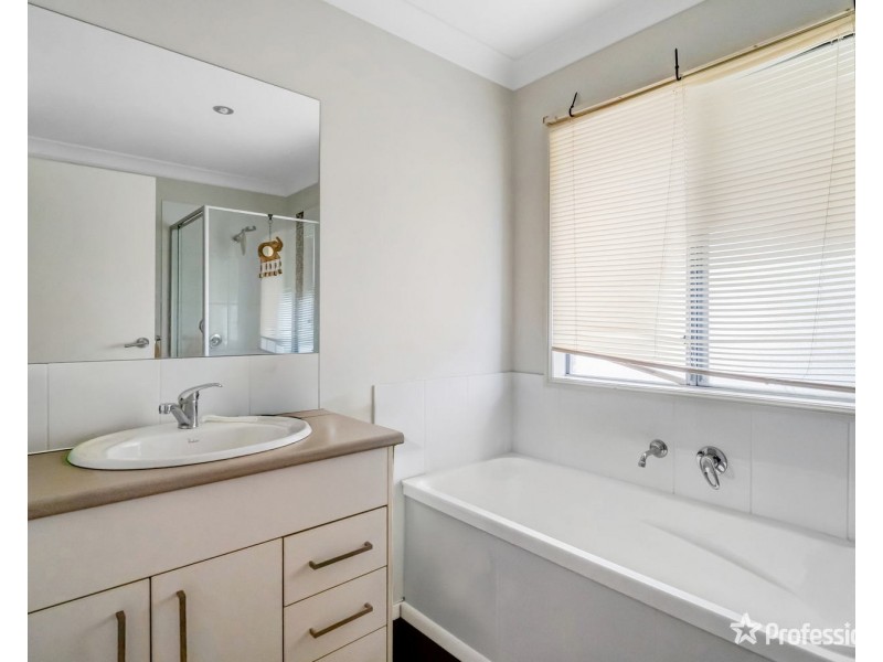 2/18 Chivers Circuit, Muswellbrook NSW 2333