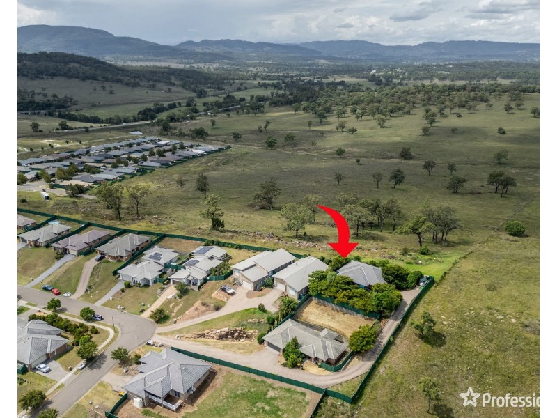 2/18 Chivers Circuit, Muswellbrook NSW 2333