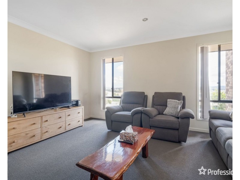 4 Chivers Circuit, Muswellbrook NSW 2333