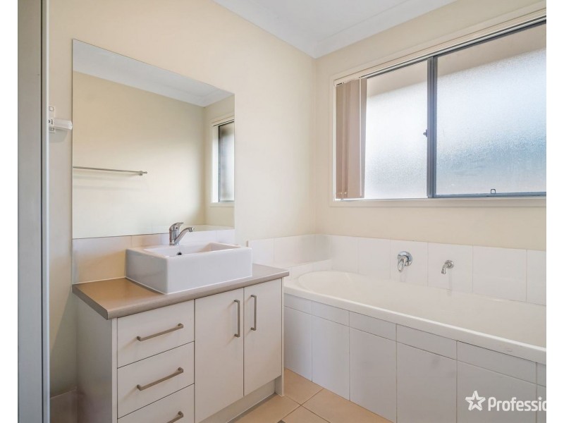 4 Chivers Circuit, Muswellbrook NSW 2333