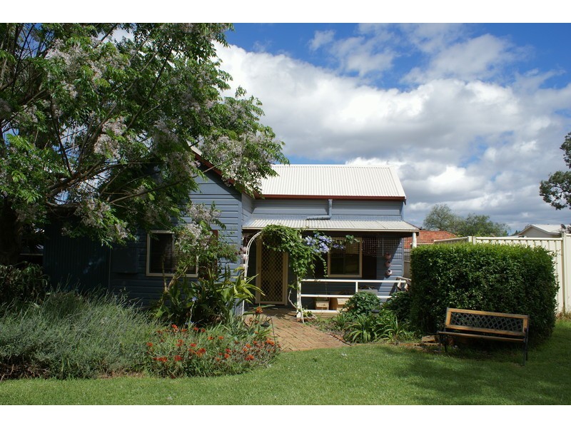 9 Short Street, Aberdeen NSW 2336