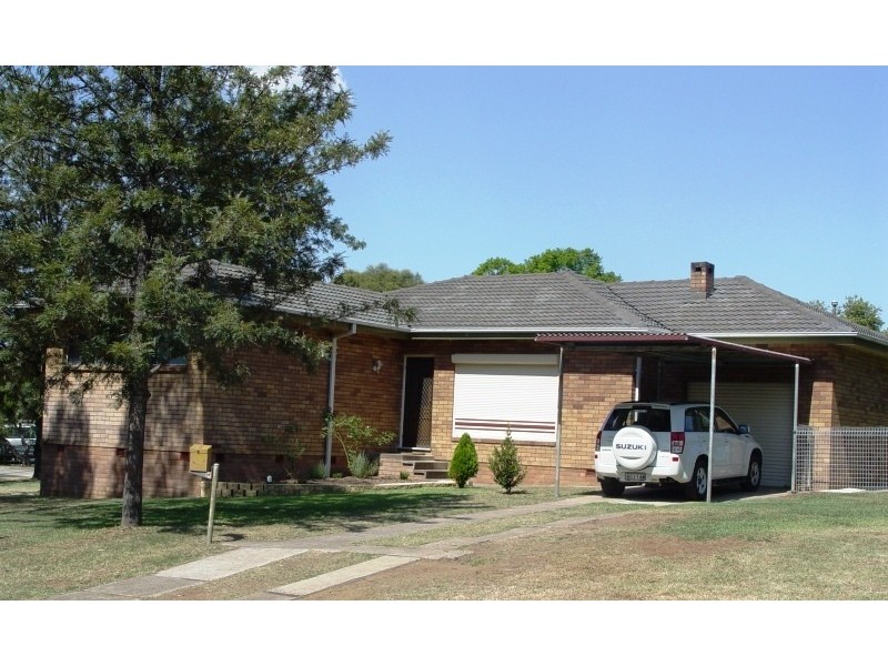 2 Adams Street, Muswellbrook NSW 2333