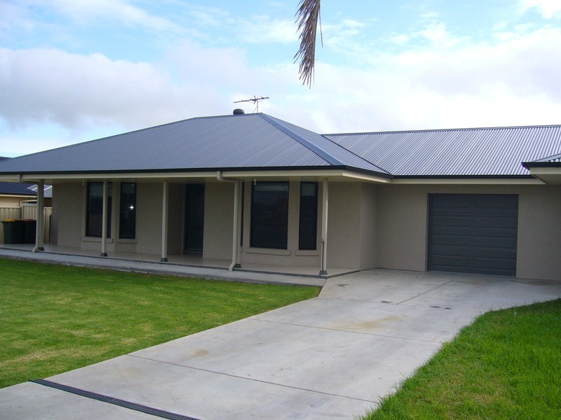 1/1 Alexander Close, Aberdeen NSW 2336