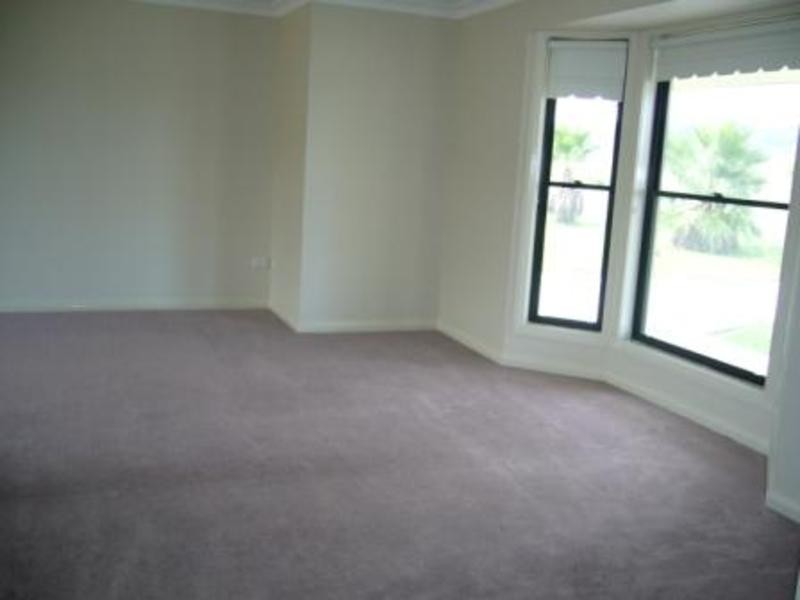 1/1 Alexander Close, Aberdeen NSW 2336