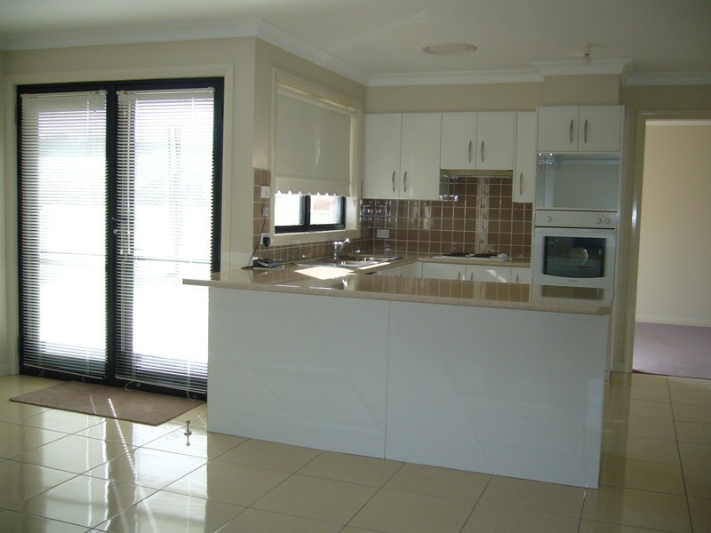 1/1 Alexander Close, Aberdeen NSW 2336