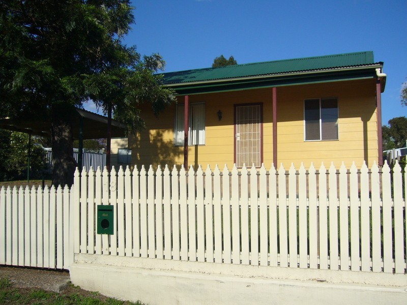 18 Mount Street, Aberdeen NSW 2336