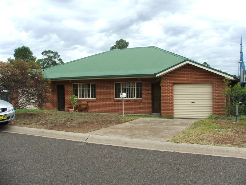 2/18 Peppermint Road, Muswellbrook NSW 2333