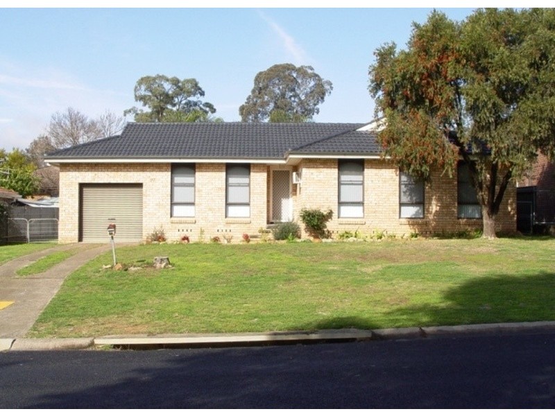 27 Woollybutt Way, Muswellbrook NSW 2333