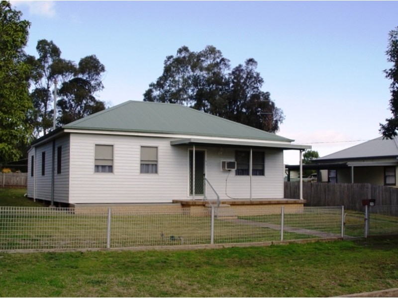 11 Forbes Street, Muswellbrook NSW 2333