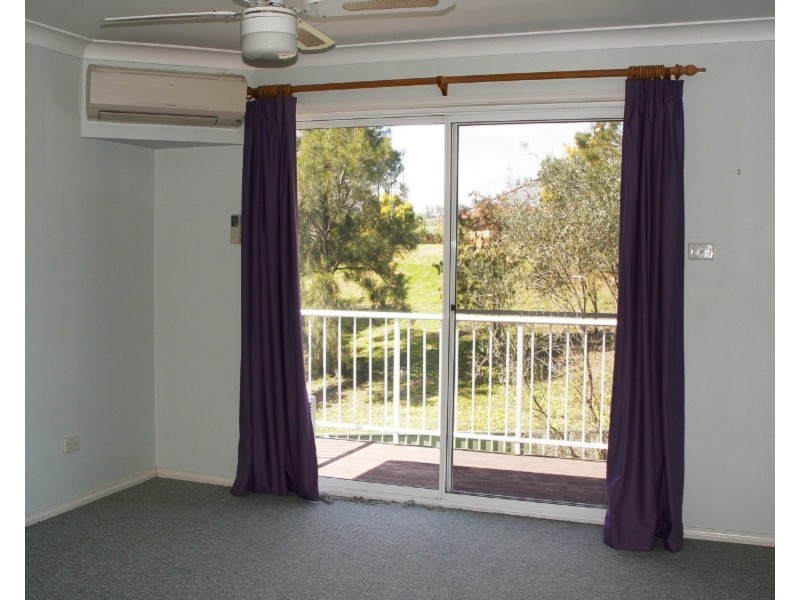 2/2 Oak Place, Muswellbrook NSW 2333
