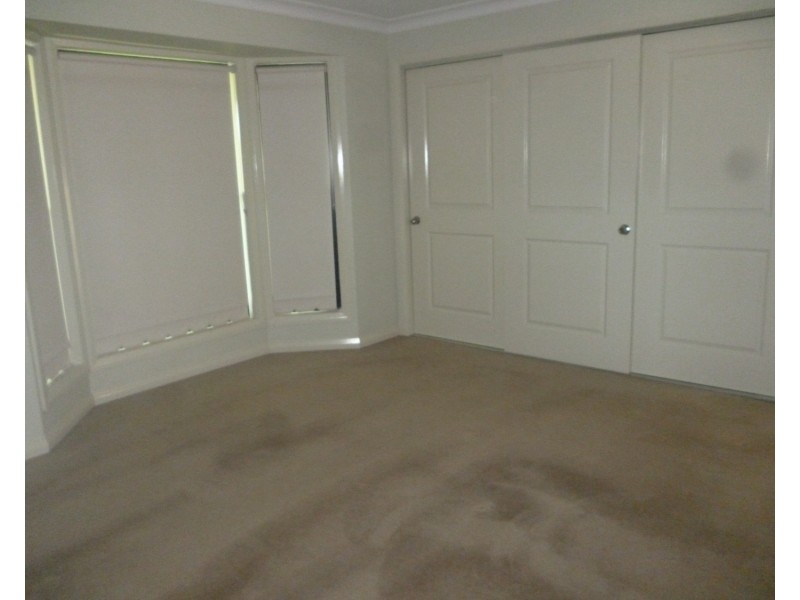 2/1 Alexander Close, Aberdeen NSW 2336