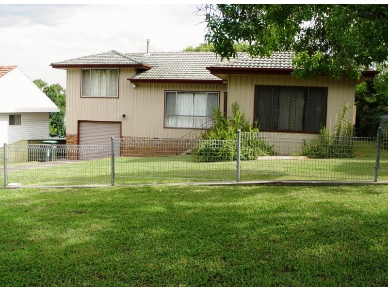 10 Thompson Street, Muswellbrook NSW 2333