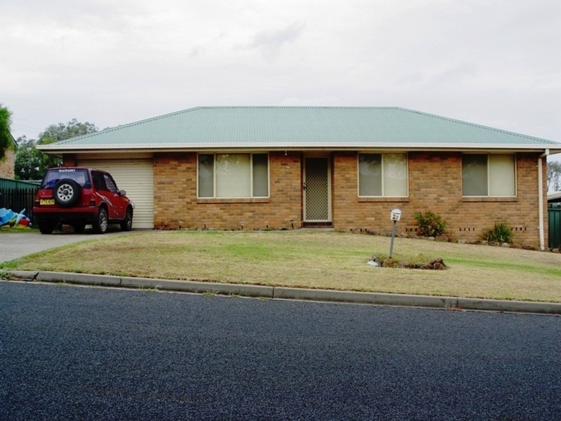 27 Wollombi Road, Muswellbrook NSW 2333