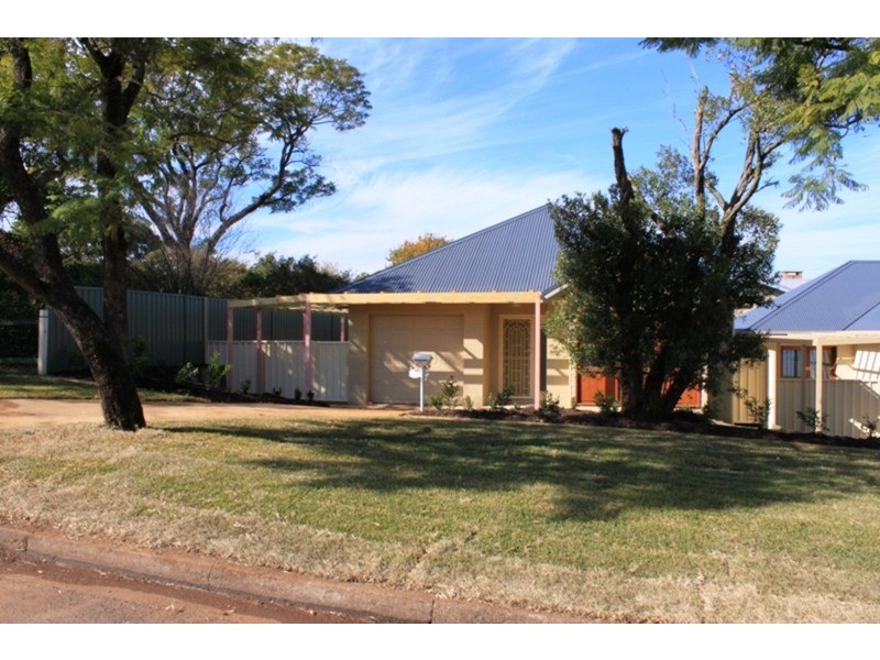 1/108  Hill Street, Muswellbrook NSW 2333