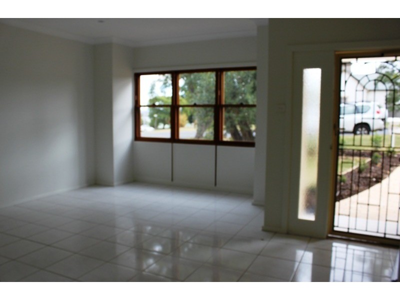 2/108 Hill Street, Muswellbrook NSW 2333