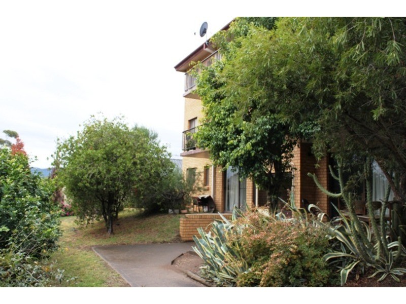 24/2 The Grove Skellatar Street, Muswellbrook NSW 2333