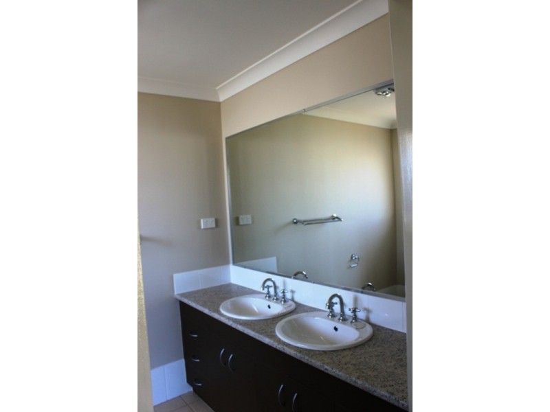 19 Dixon Circuit, Muswellbrook NSW 2333