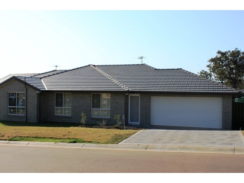 1 & 2/1 Belmore Street, Muswellbrook NSW 2333