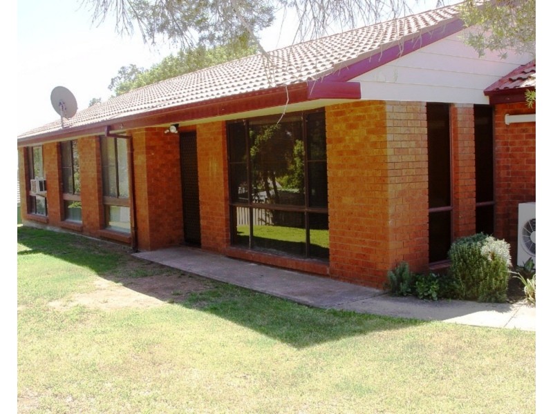 2 Waratah Close, Muswellbrook NSW 2333