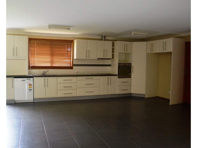 2 Waratah Close, Muswellbrook NSW 2333