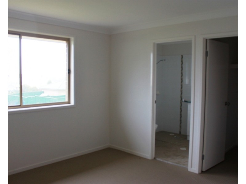 42 Chivers Circuit, Muswellbrook NSW 2333