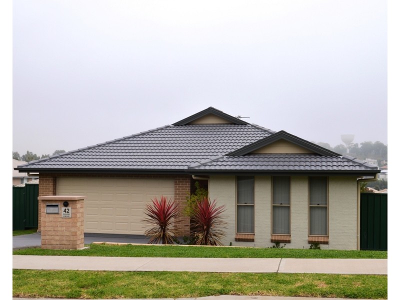 42 Chivers Circuit, Muswellbrook NSW 2333