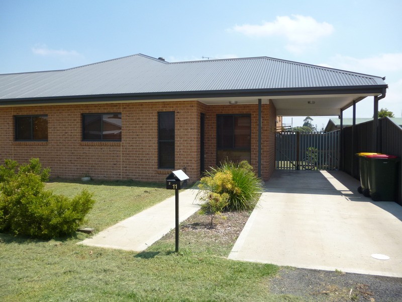 2/11 Nandowra Street, Aberdeen NSW 2336