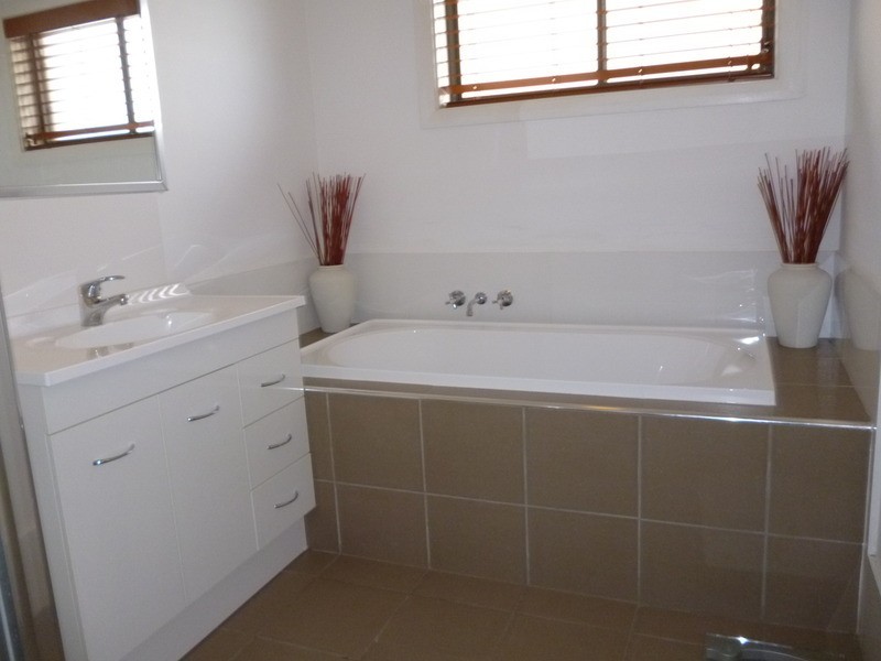 2/11 Nandowra Street, Aberdeen NSW 2336