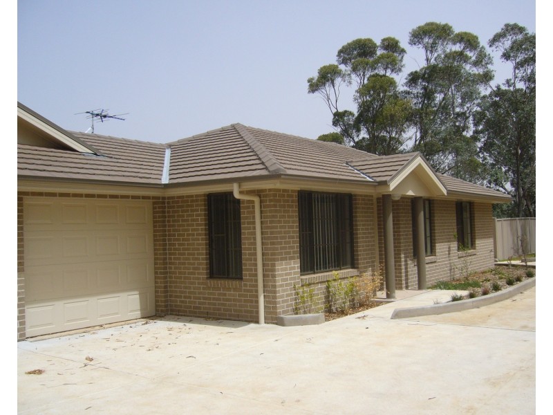 2/63 Segenhoe Street, Aberdeen NSW 2336